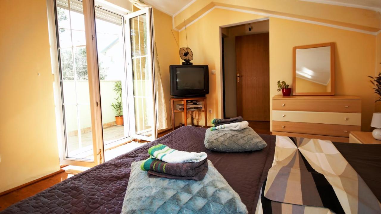 Green House Apartment Pula Ngoại thất bức ảnh