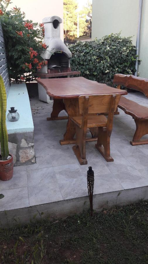Green House Apartment Pula Ngoại thất bức ảnh