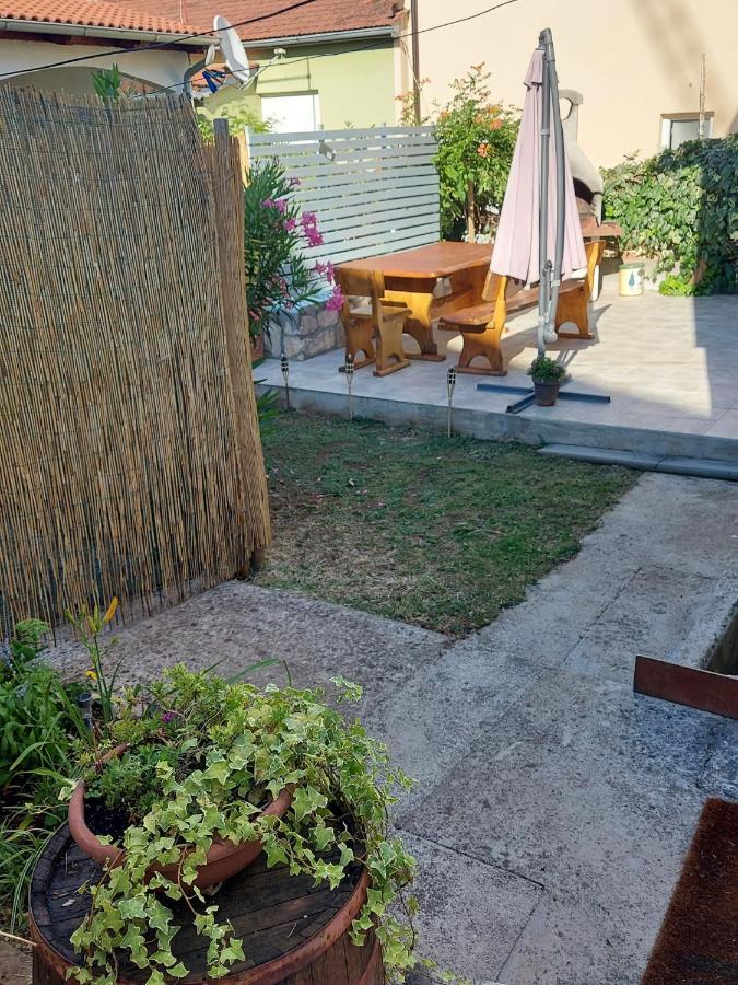 Green House Apartment Pula Ngoại thất bức ảnh