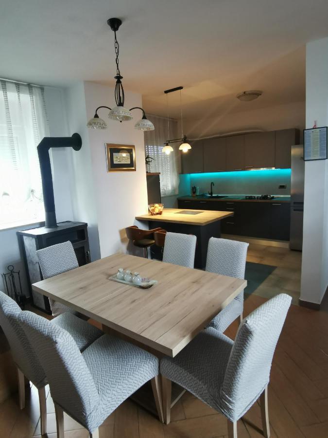 Green House Apartment Pula Ngoại thất bức ảnh